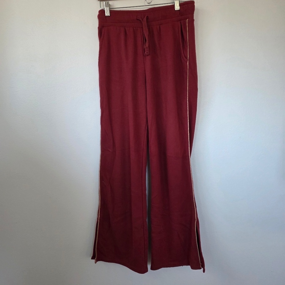 Colsie Women's Red Flare Sweatpants with Bottom Slit - Small